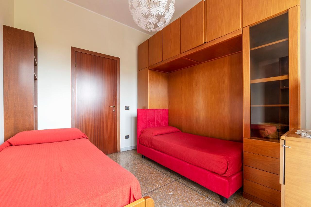 Monteverde Roomy Apartment Sun And Flowers Rome Exterior photo
