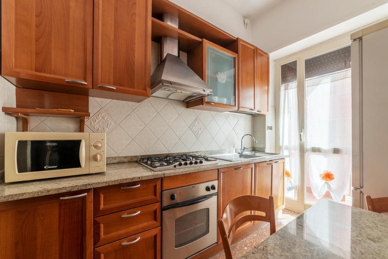 Monteverde Roomy Apartment Sun And Flowers Rome Exterior photo