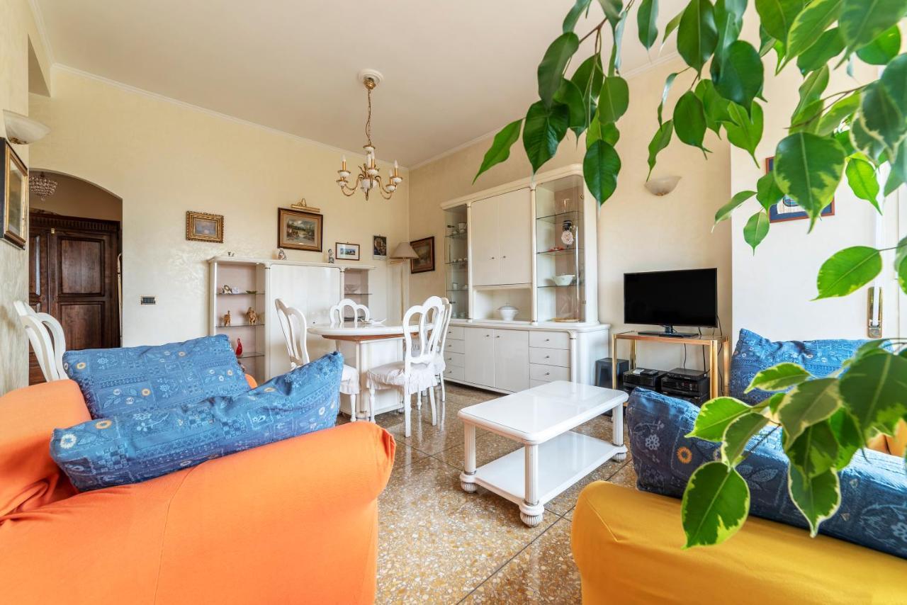 Monteverde Roomy Apartment Sun And Flowers Rome Exterior photo