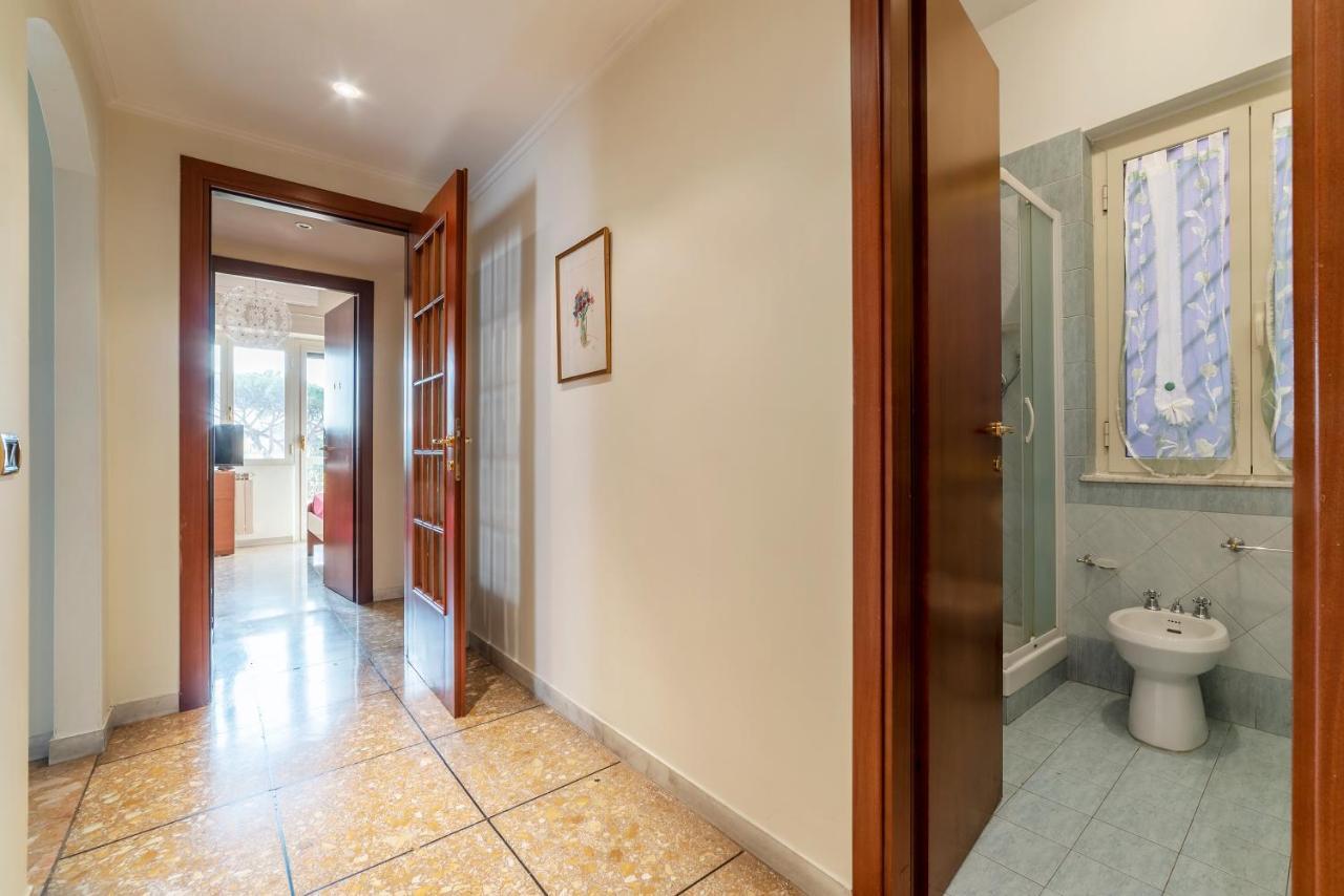 Monteverde Roomy Apartment Sun And Flowers Rome Exterior photo