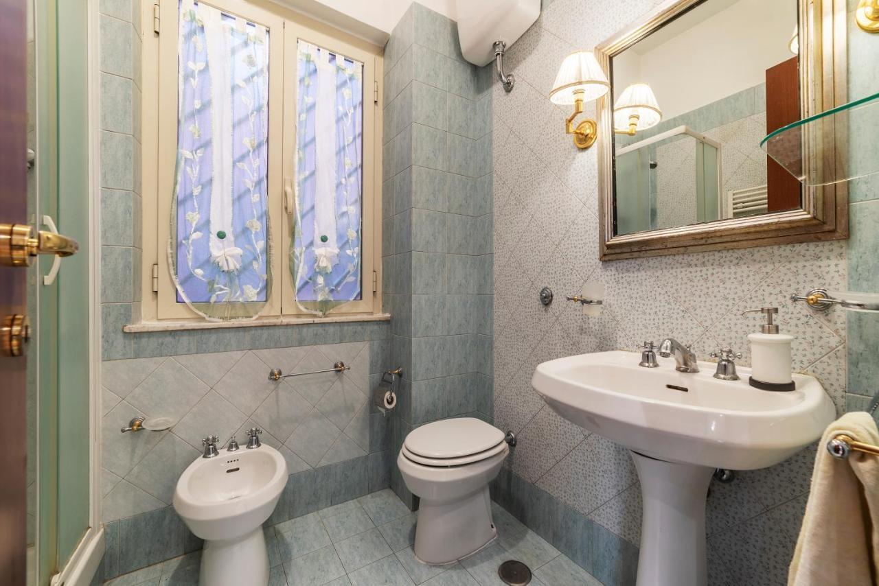 Monteverde Roomy Apartment Sun And Flowers Rome Exterior photo